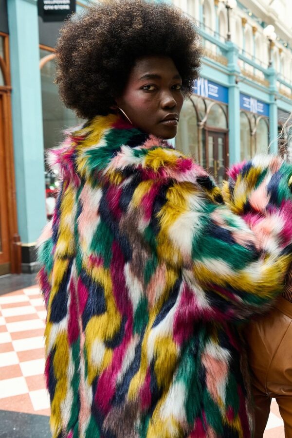 20458860_fur-duster-colourful