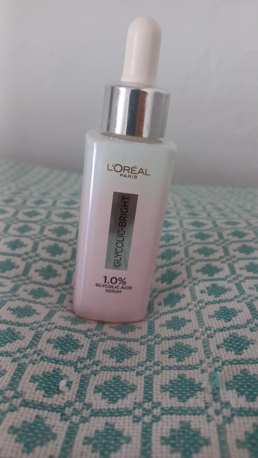 3610340669606_loreal-serum-glycolic-15ml-1.webp